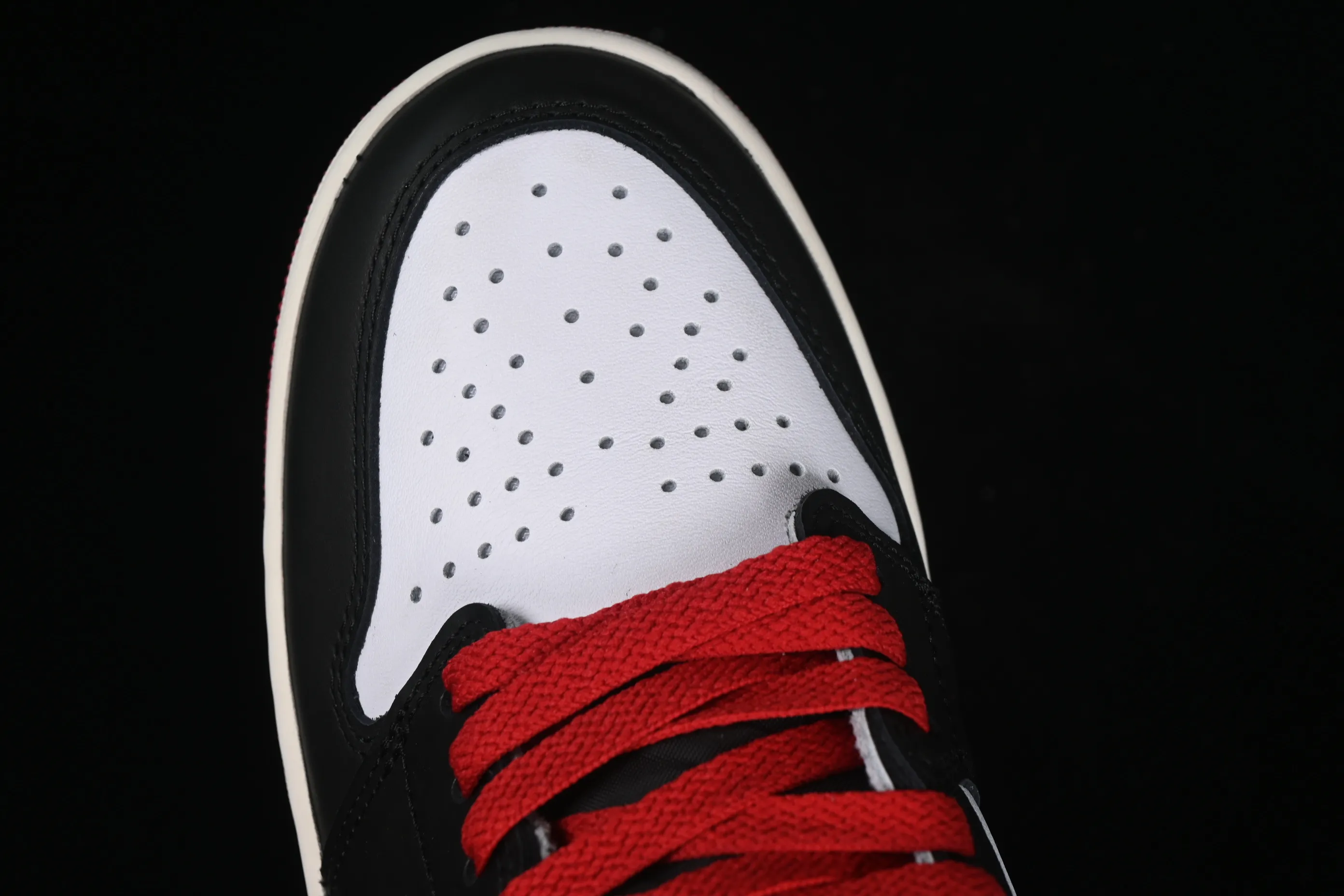 All categories Air Jordan Jordan series basketball shoes Air Jordan 1 High LJR version Air Jordan 1 High OG "Black Toe Reimagined" AJ1 Joe 1 new black toe DZ5485-106